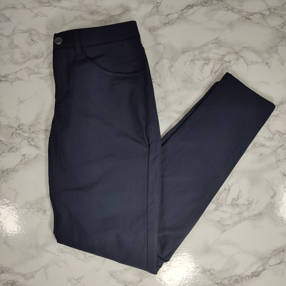 Vuori Men's Meta Pant in Navy Size 28